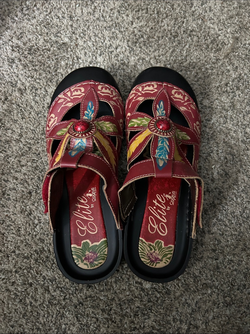 Elite by Corkys‎ Red Floral Cutout Clogs, Size 41.